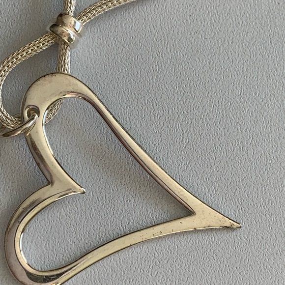 Heart in Sterling with a unique high end chain. - Picture 3 of 6